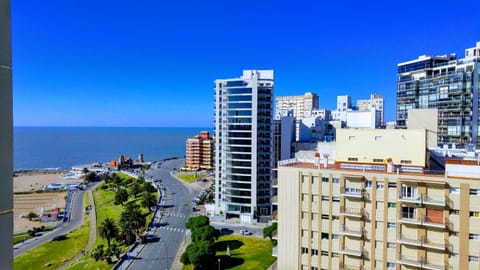 Balcony/Terrace, City view, Landmark view, Sea view, Street view