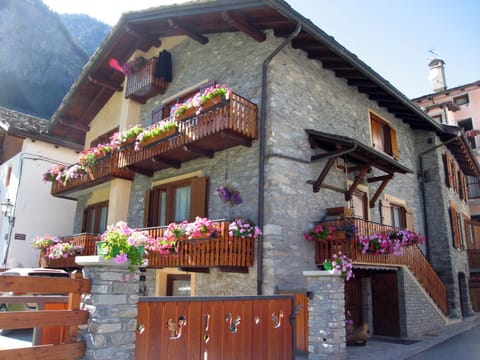 Facade/entrance, Day, Summer