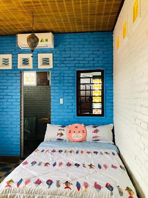 Bed, Photo of the whole room, Bedroom, Guests, Garden view, young children, older children, group of guests, Family