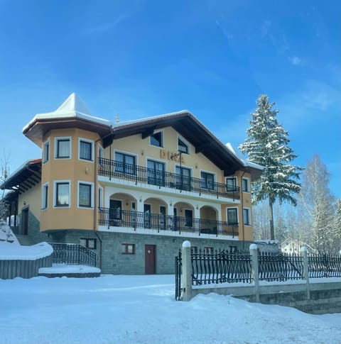 Property building, Day, Winter