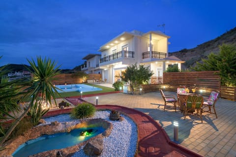 Property building, Patio, Garden, Swimming pool, Swimming pool