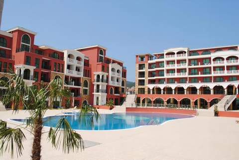 Property building, Day, Swimming pool