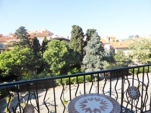 View (from property/room), Balcony/Terrace, Garden view