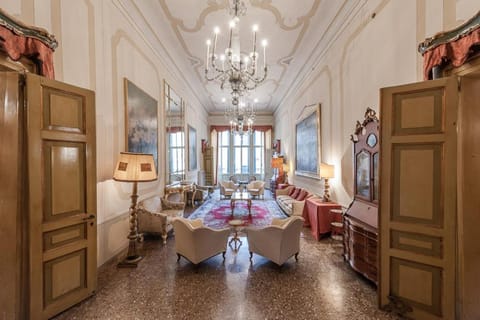 Living room, Photo of the whole room