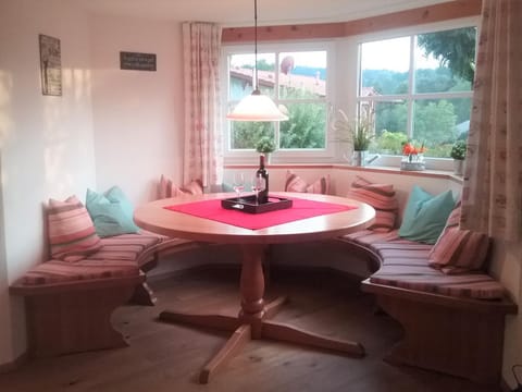 Living room, Decorative detail, Seating area, Dining area