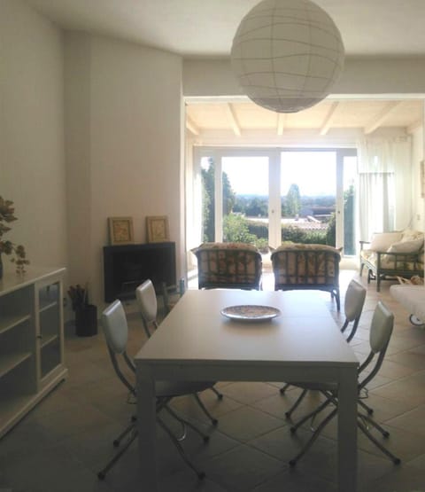 Living room, Dining area, Garden view, Landmark view, Sea view