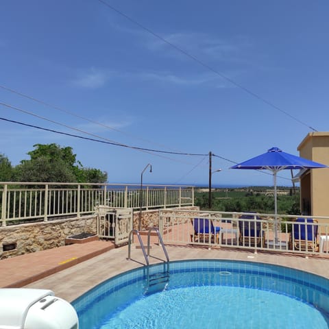 Pool view, Sea view