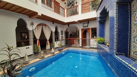 Swimming pool, Swimming pool