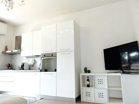 Communal lounge/ TV room, kitchen