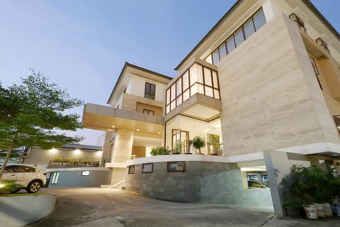 Property building, Facade/entrance