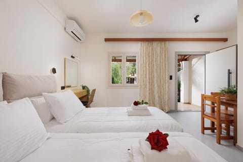 Bed, Photo of the whole room, Bedroom, towels, air conditioner