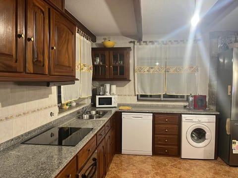 Casa da Ramada - Water SPA Tank with running natural spring water - by Bedzy House in Viana do Castelo District, Portugal