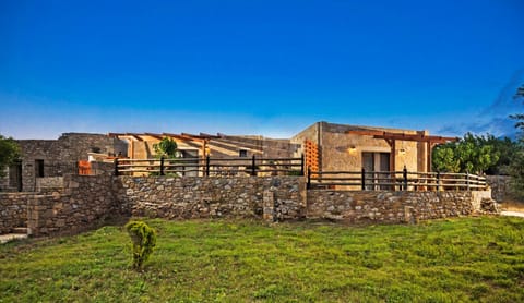 Facade/entrance, Garden view, Mountain view