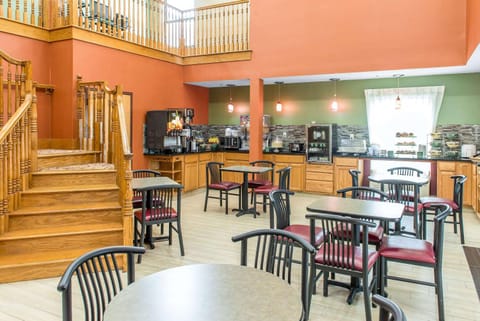 Restaurant/places to eat, Dining area, On site, Breakfast