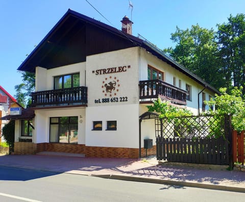 Property building, Facade/entrance, Off site, Day, Summer, On site