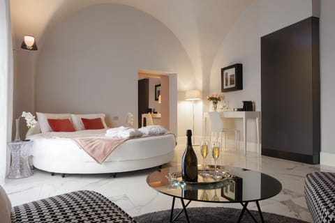 Seating area, Bedroom