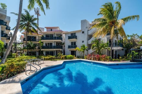 Property building, Pool view, Swimming pool