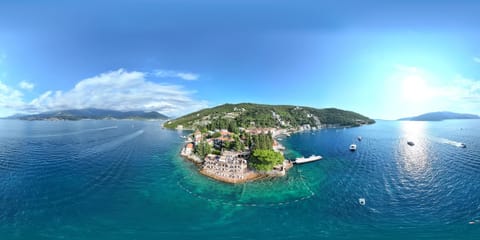 Day, Natural landscape, Mountain view, Sea view