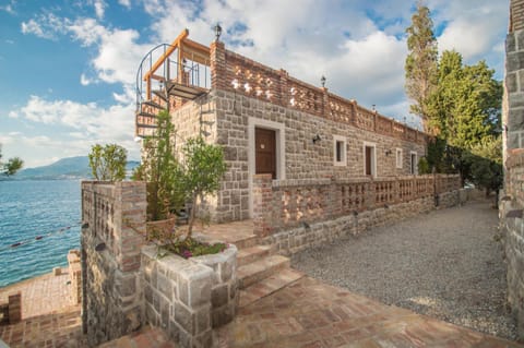 Property building, Facade/entrance