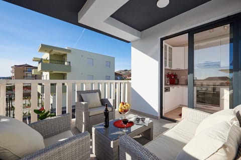 Property building, Balcony/Terrace