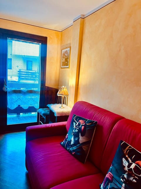Charme a Cervinia Downtown Ski in-Ski out Apartment in Breuil-Cervinia