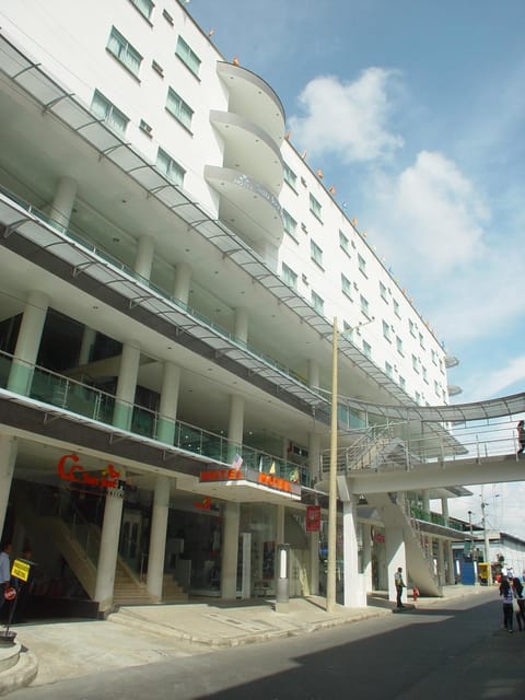 Facade/entrance