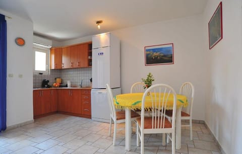 Apartman JADRANKO Murter in a quiet environment near the center and the beach Apartment in Murter