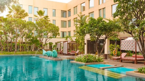 Swimming pool