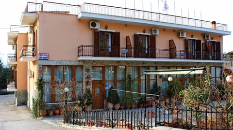 Property building, Day