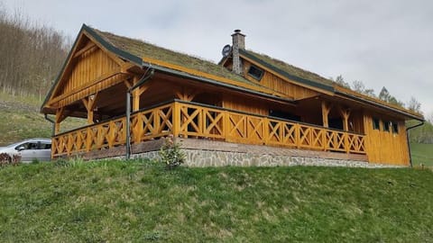 Property building, Spring, Day, Natural landscape, Parking