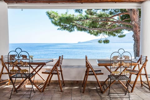 Balcony/Terrace, Beach, Sea view, Street view