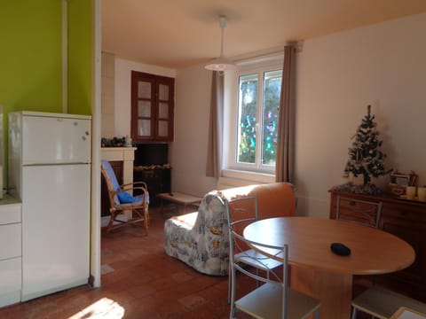 Gite Maison de campagne 86120-22 couchages House in Les Trois-Moutiers