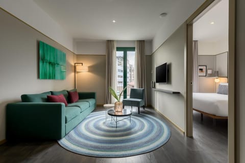 TV and multimedia, Living room, Seating area, Evening entertainment