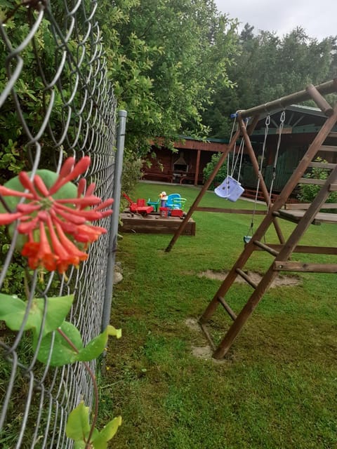 Domek nad jeziorem/Seehaus 1B (Sławno/Łętowo) Nature lodge in Pomeranian Voivodeship