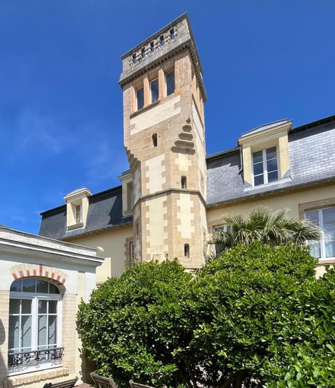 Day, Landmark view