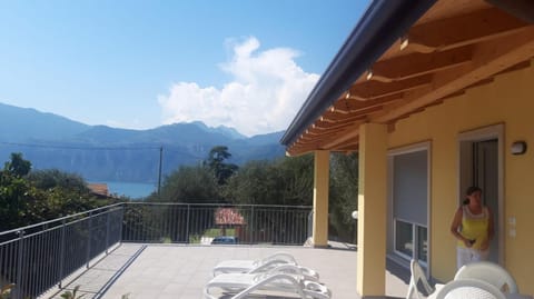 Balcony/Terrace, Lake view