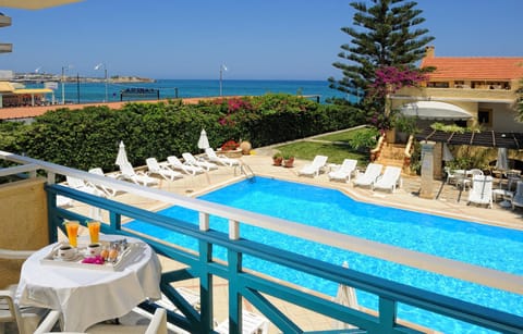 Pool view, Sea view