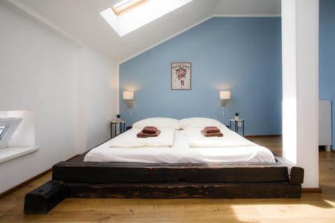 Bed, Photo of the whole room, Bedroom, Area and facilities, furniture