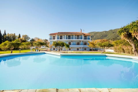 Mountain view, Pool view, Swimming pool