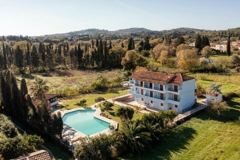 Property building, Natural landscape, Bird's eye view, Garden, Pool view, Swimming pool