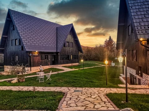 Property building, Night, Garden, Autumn, On site, Garden view