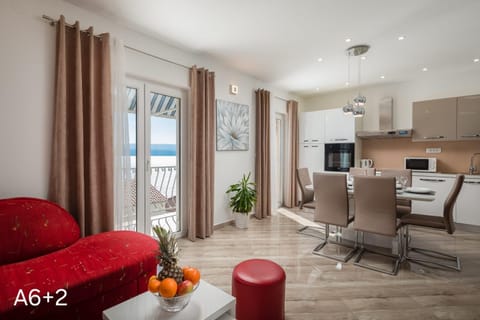 Kitchen or kitchenette, Living room, Dining area