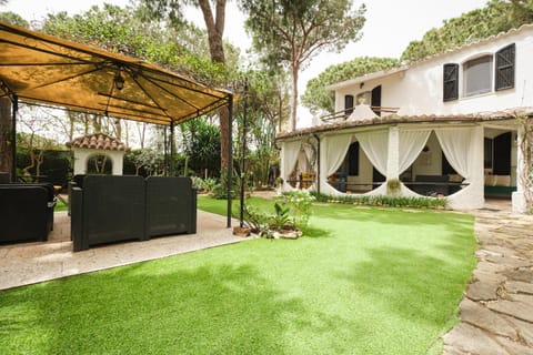 Property building, Garden, Garden