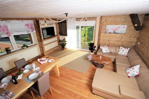 TV and multimedia, Living room, Dining area