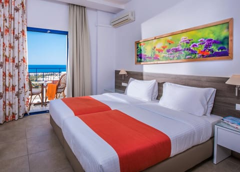 Bed, Photo of the whole room, Bedroom, Sea view, air conditioner