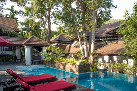 Property building, Swimming pool, Swimming pool