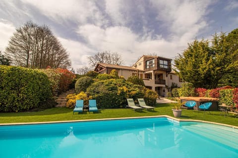 Property building, Swimming pool