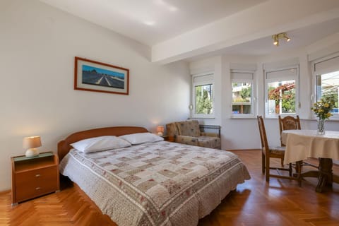 Living room, Dining area, Bedroom