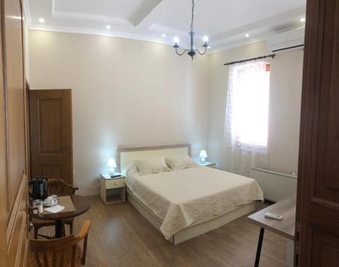 Chola Guest House Bed and Breakfast in Bitola