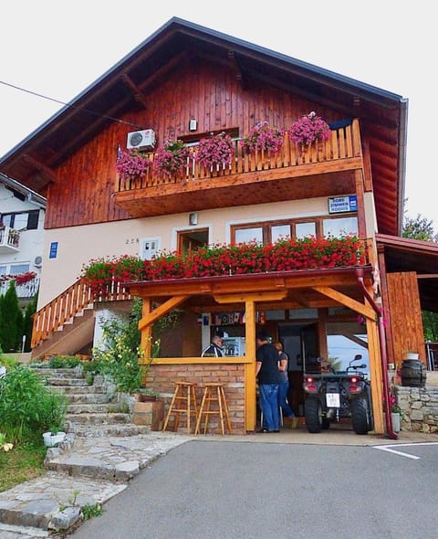 Apartments Kristic Apartment in Lika-Senj County